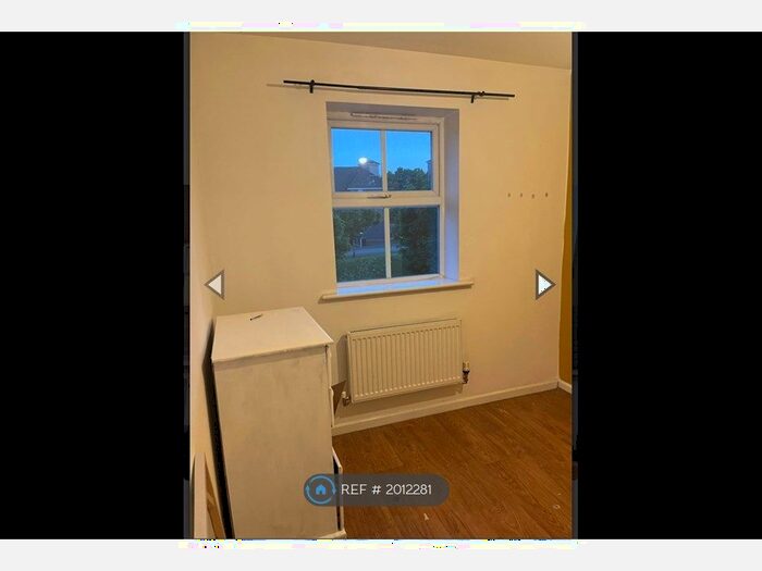 4 Bedroom Terraced House To Rent In Larch Gardens, Wolverhampton, WV14