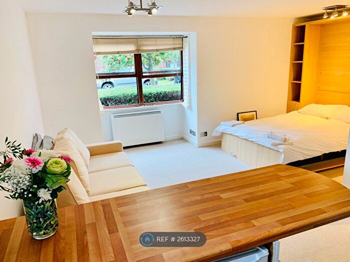 Studio To Rent In Mayfield Road, London, W12