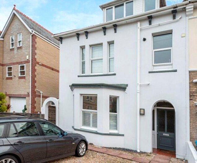 2 Bedroom Flat For Sale In Balmoral Road, Lower Parkstone, Poole, BH14
