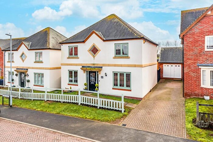 5 Bedroom Property For Sale In Hobby Drive, Priors Hall, NN17