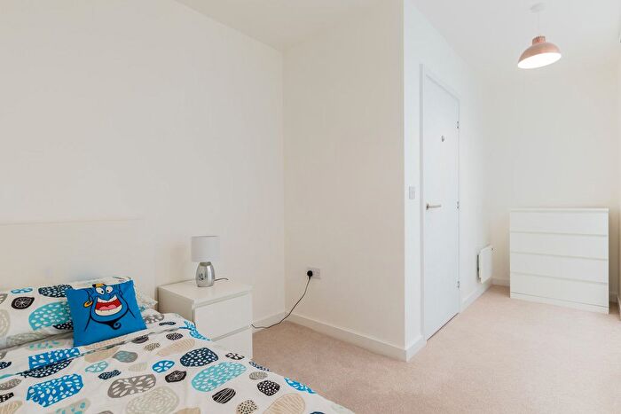 4 Bedroom Town House To Rent In Secret Garden, Leeds, LS9