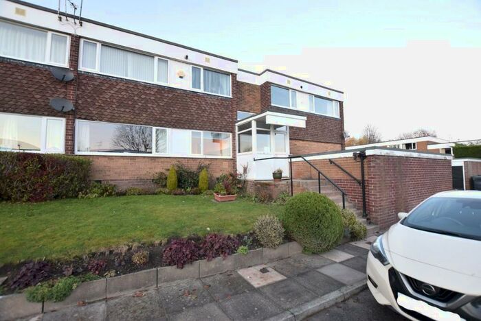 2 Bedroom Apartment To Rent In Lane End Court, Alwoodley, Leeds, LS17