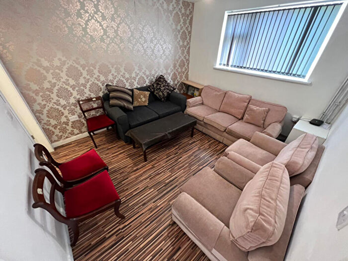 3 Bedroom Terraced House For Sale In Broom Lane, Manchester, M19