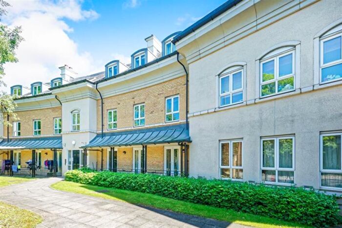 2 Bedroom Apartment To Rent In Woking, Surrey, GU22