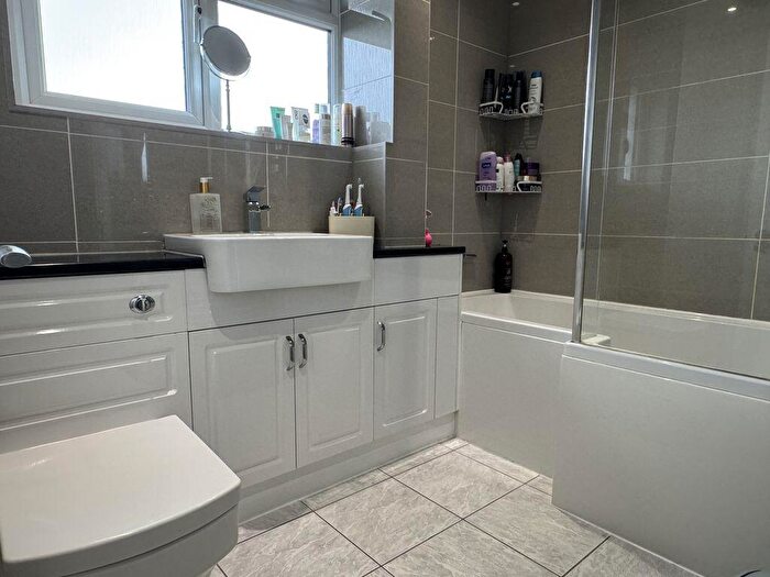 5 Bedroom Semi-Detached House For Sale In Seven Barrows Road, Northmnoor, Wareham, BH20 - Photo 11