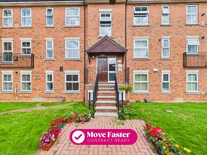 2 Bedroom Flat For Sale In Ha'penny Bridge Way, Hull, HU9