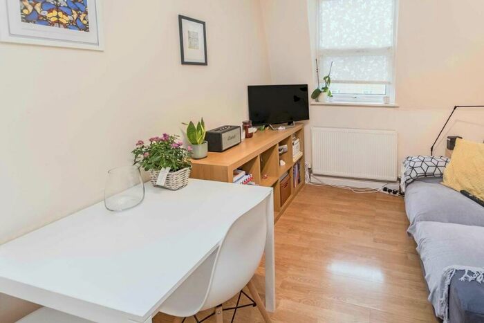 1 Bedroom Flat To Rent In Fonthill Road, London, N4