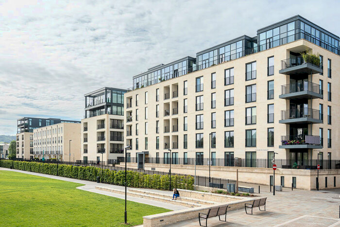 2 Bedroom Apartment To Rent In Alexandra House, Riverside, BA2