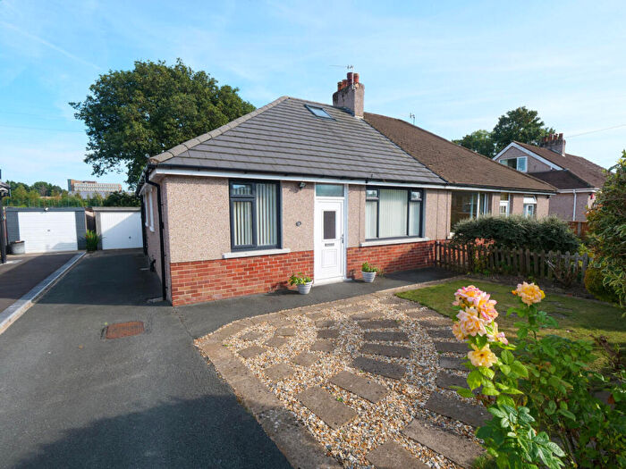 2 Bedroom Semi-Detached Bungalow For Sale In Norwood Drive, Morecambe, LA4