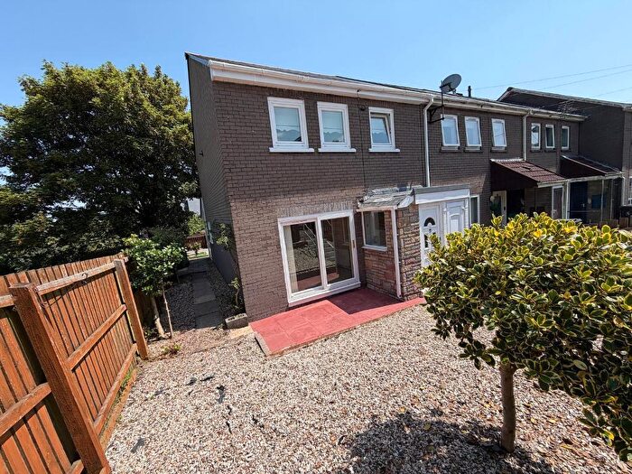3 Bedroom End Of Terrace House For Sale In Elizabeth Way, Ebbw Vale, Blaenau Gwent, NP23