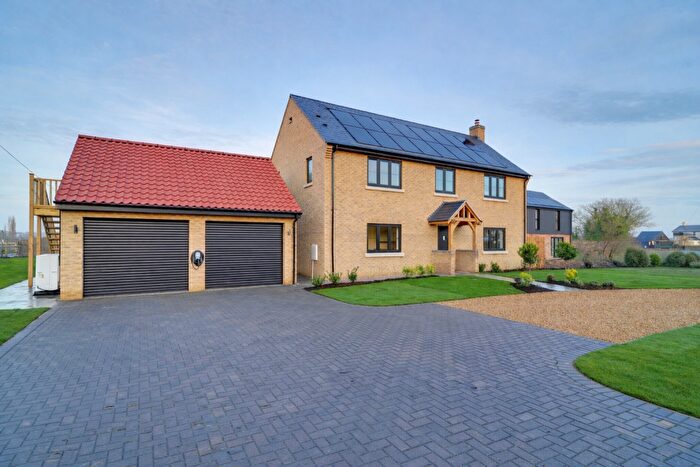 5 Bedroom Detached House For Sale In Washingley Farm, Green End, Great Stukeley, Huntingdon, Cambridgeshire, PE28