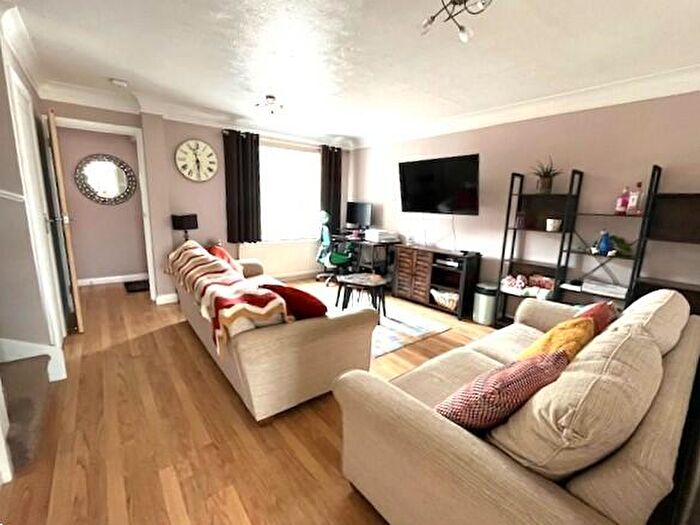 3 Bedroom End Of Terrace House For Sale In Coppice Lane, Selsey, PO20
