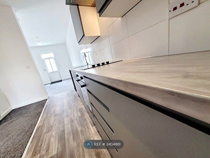 2 Bedroom Flat To Rent In Liverpool Road, Cadishead, Manchester, M44