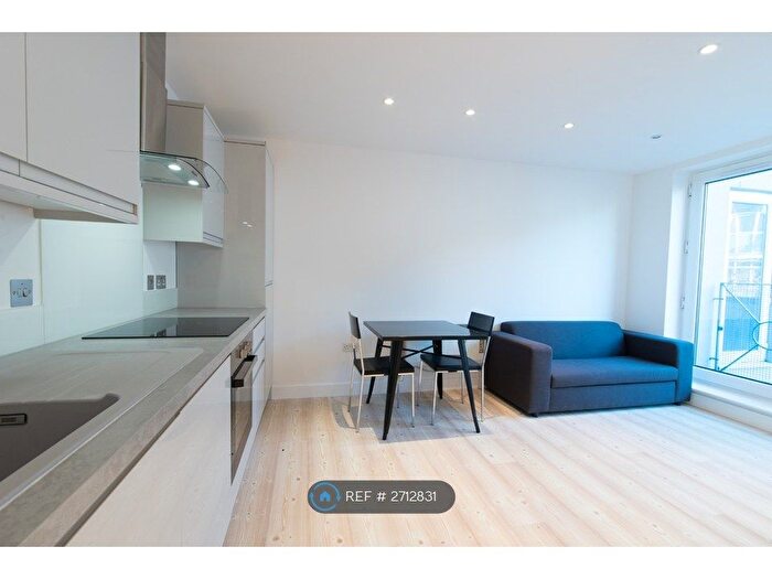 1 Bedroom Flat To Rent In Mowlem Street, London, E2