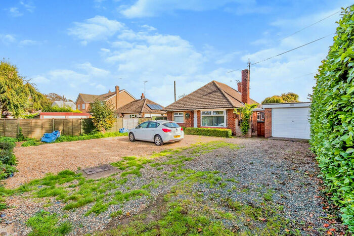 2 Bedroom Detached Bungalow For Sale In Wisbech Road, Long Sutton, Spalding, PE12