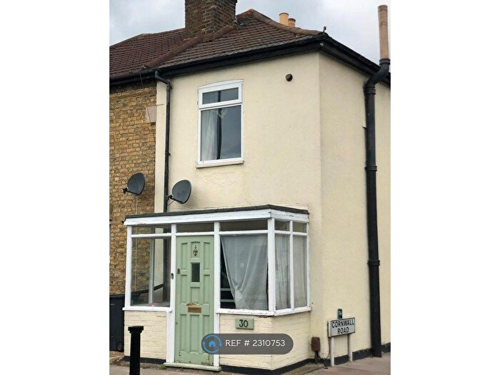 2 Bedroom End Of Terrace House To Rent In Cuthbert Road, Croydon, CR0