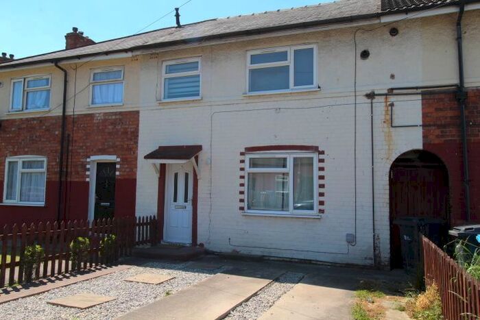 3 Bedroom Terraced House To Rent In The Quadrant, Hull, HU6