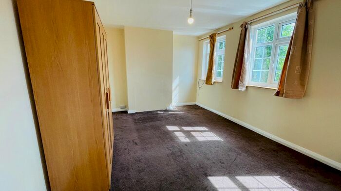 2 Bedroom Flat To Rent In Greenford Road, Sudbury Hill / Greenford, UB6