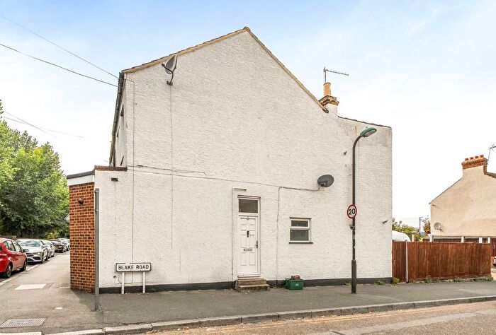 2 Bedroom End Of Terrace House For Sale In Miles Road, Mitcham, CR4