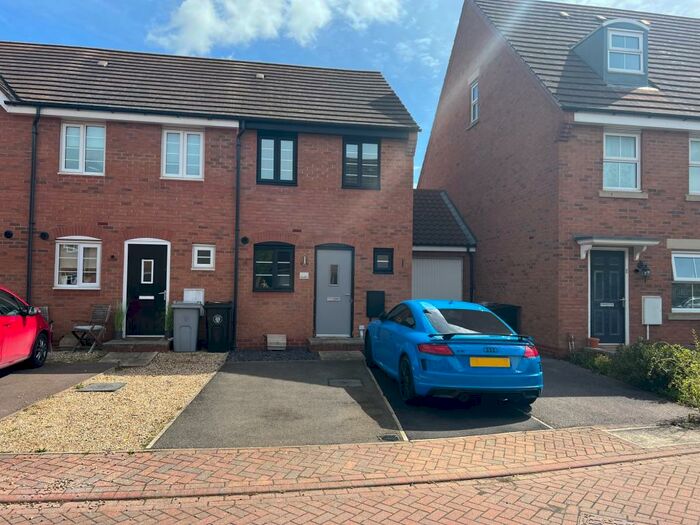 2 Bedroom House To Rent In Hathersage Close, Grantham, NG31