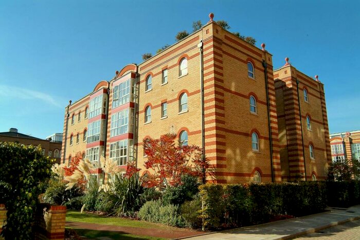 2 Bedroom Flat To Rent In Oriel Drive, Barnes, London, SW13