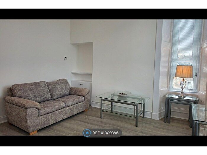 2 Bedroom Flat To Rent In George St, Aberdeen, AB25
