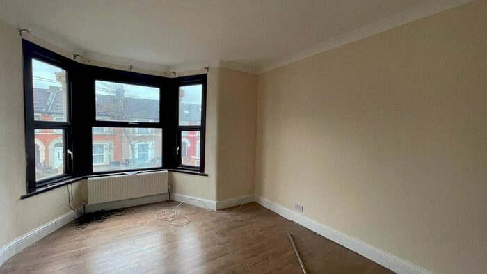 3 Bedroom Terraced House To Rent In Lansdowne Road, Ilford IG3