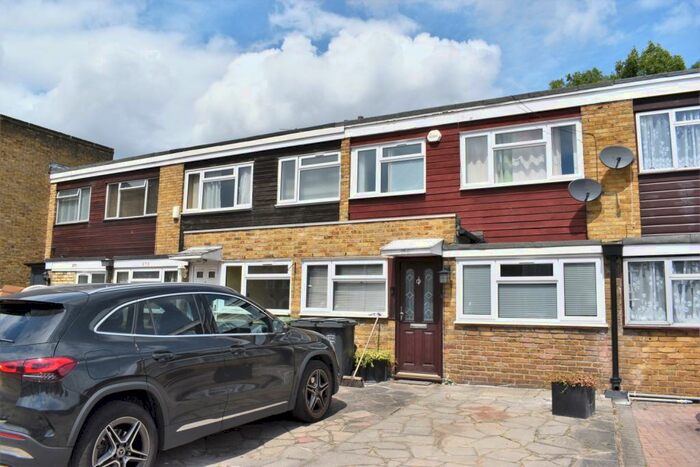 3 Bedroom Terraced House To Rent In Stanstead Road London, SE6