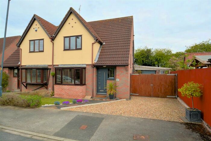 3 Bedroom Semi-Detached House For Sale In The Shrubberies, Cliffe, Selby, YO8