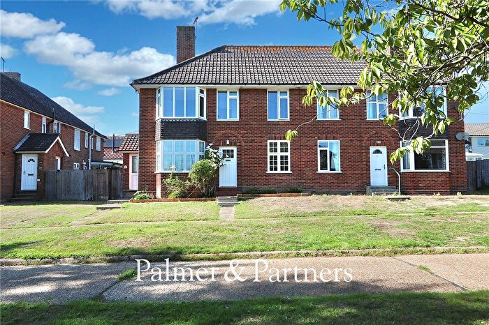 2 Bedroom Flat For Sale In Broadwater Gardens, Shotley Gate, Suffolk, IP9