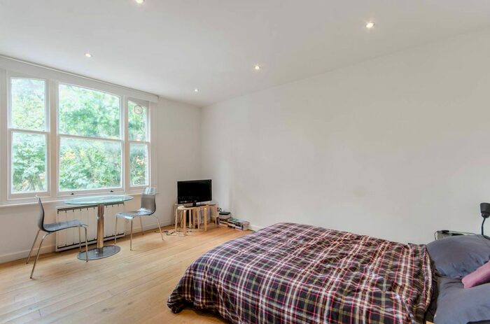 Studio To Rent In Randolph Avenue, Maida Vale, London, W9