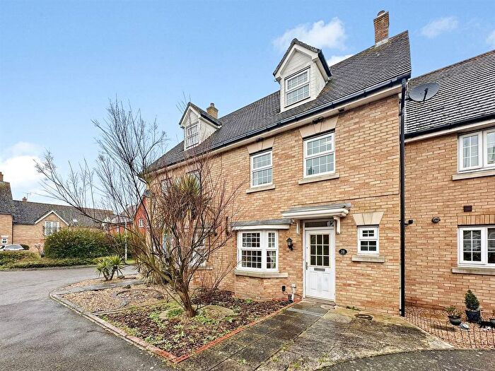 4 Bedroom Terraced House For Sale In Larch Close, Hersden, Canterbury, CT3