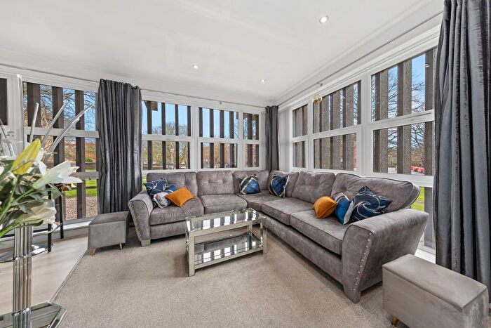 1 Bedroom Flat For Sale In Knightsbridge Court, West Bars, S40