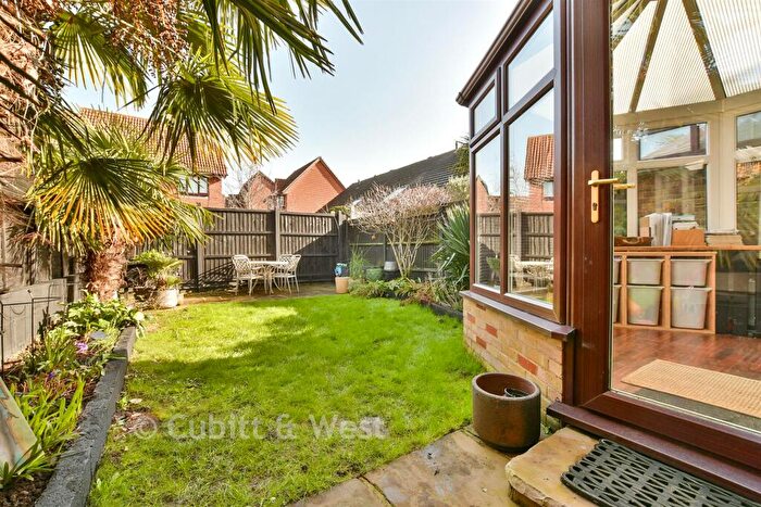 3 Bedroom Terraced House For Sale In Basil Gardens, Croydon, Surrey, CR0