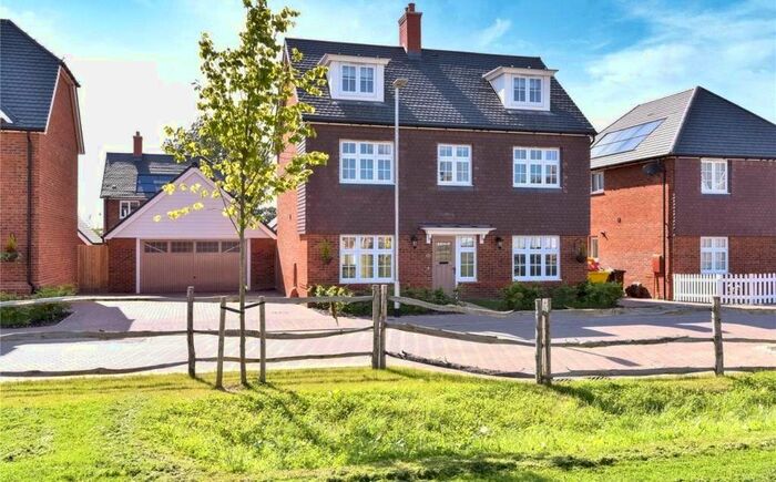 5 Bedroom Detached House To Rent In Russell Road, Marden, Tonbridge, Kent, TN12