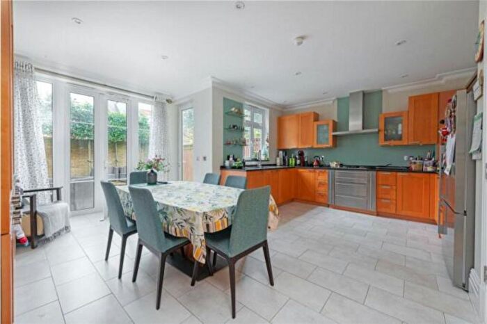 4 Bedroom Terraced House To Rent In Kelsall Mews, Kew, TW9