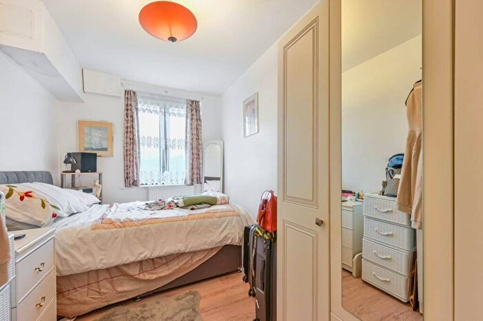 1 Bedroom Flat To Rent In Wigan House, Upper Clapton, London, E5