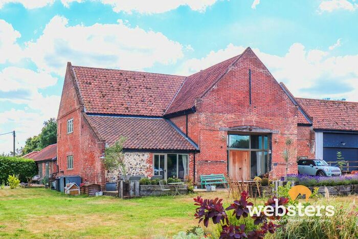 7 Bedroom Barn Conversion For Sale In Markshall Lane, Markshall, Norwich, NR14