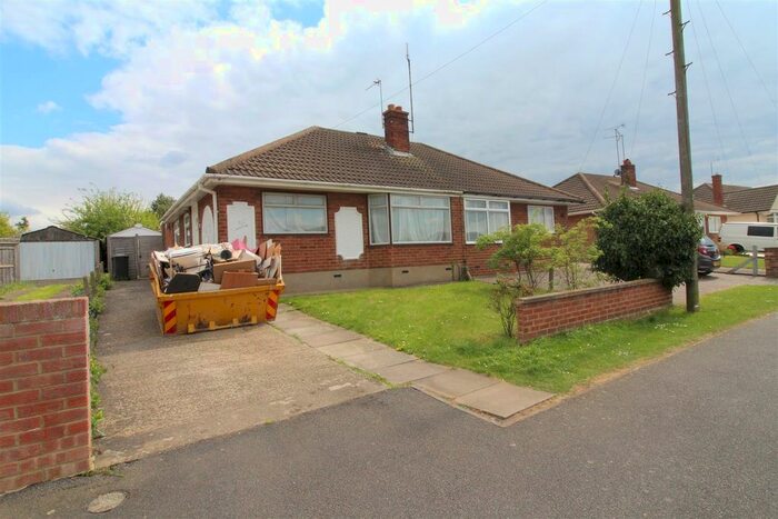 3 Bedroom Semi-Detached House To Rent In Plumtree Avenue, Wellingborough, NN8