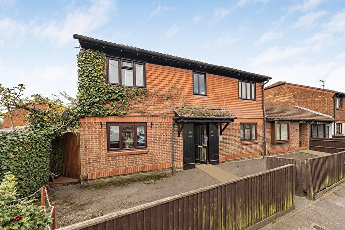 1 Bedroom Flat To Rent In Horton Road, Datchet, SL3