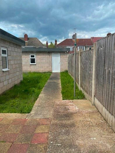 3 Bedroom Semi-Detached House To Rent In Wadham Gardens, Greenford, UB6