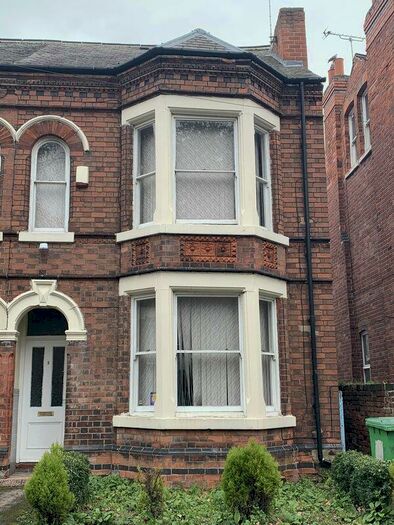 5 Bedroom House Of Multiple Occupation To Rent In Devonshire Promenade, Nottingham, NG7