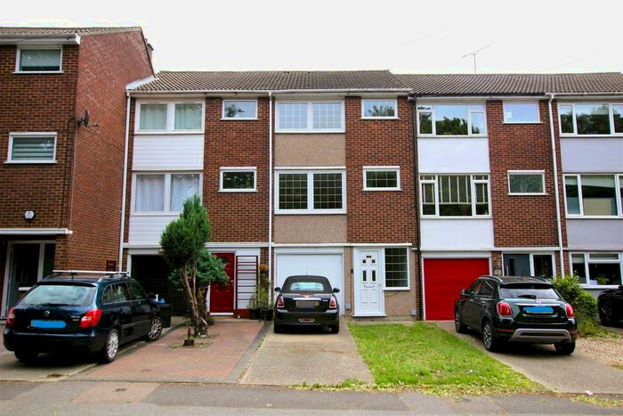 3 Bedroom Property To Rent In Geary Drive, Brentwood, CM14
