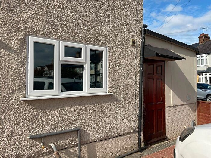Studio To Rent In Warwick Road, Chingford, Waltham Forest, E4