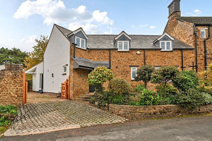3 Bedroom Cottage For Sale In Stone Hill, Bloxham, OX15