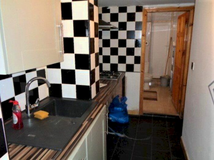 1 Bedroom Flat To Rent In Thornbury Avenue, Bradford, BD3