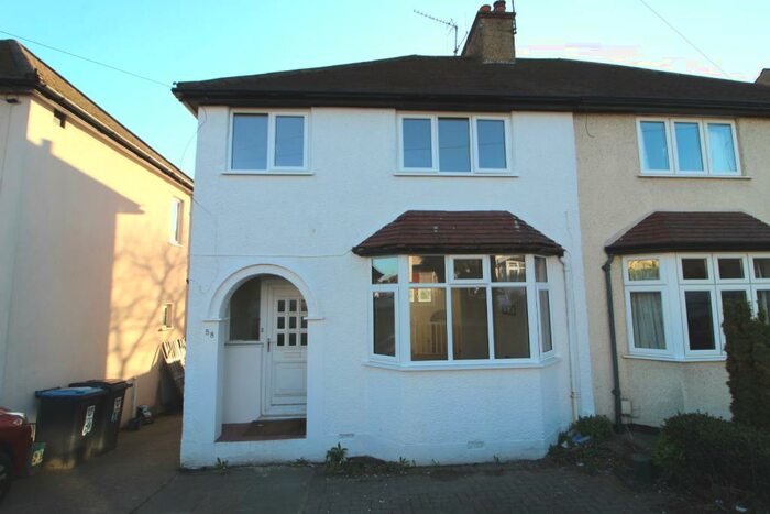 3 Bedroom Semi-Detached House To Rent In Belswains Lane, Hemel Hempstead, Hertfordshire, HP3