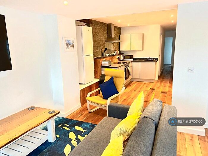 2 Bedroom Flat To Rent In South John Street, New Quay, SA45