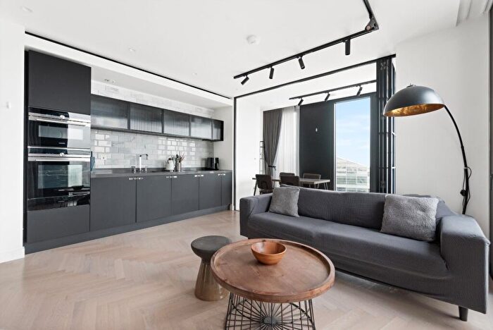 2 Bedroom Flat To Rent In Crown Place, Shoreditch, EC2A