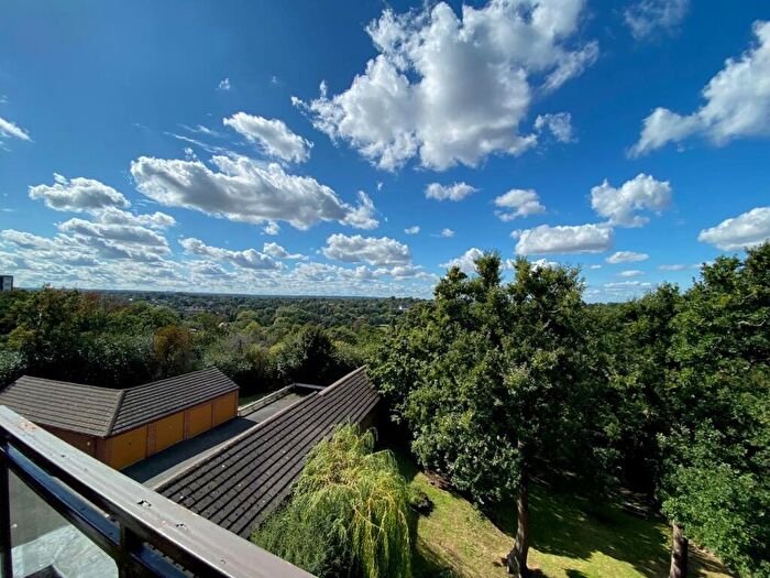 2 Bedroom Flat For Sale In Oaklands Road, Bromley, BR1